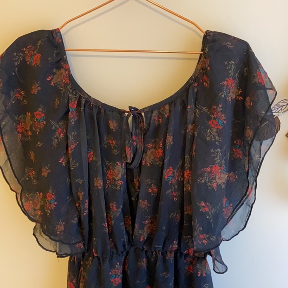 Black tunic with red wildflowers pattern. - Picture 3 of 3